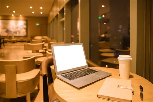 现在手机该贴什么膜好